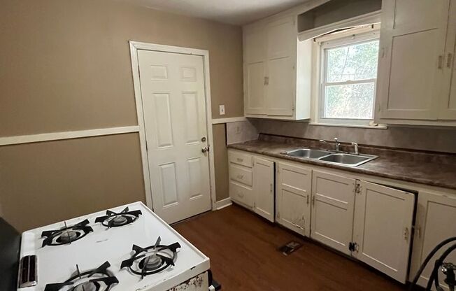 2 beds, 1 bath, $850