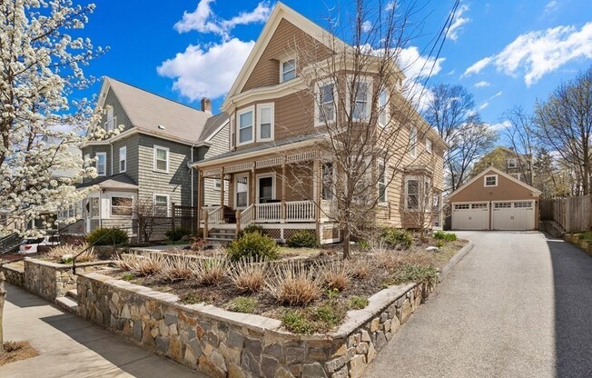 52 HILLSDALE RD