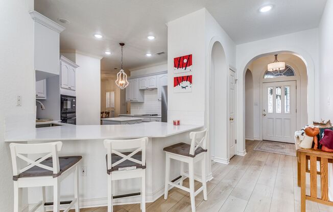 RENOVATED SINGLE-STORY HOME IN OAKWELL FARMS