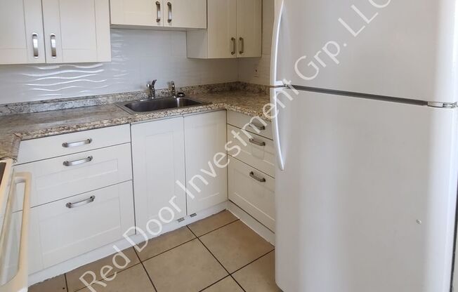 2 beds, 1 bath, $1,095, Unit 2