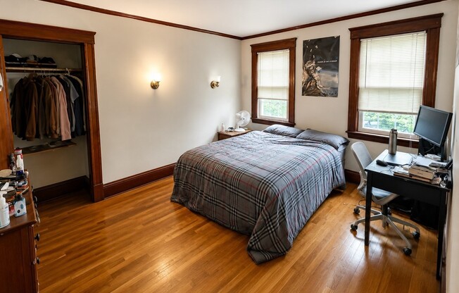 3 beds, 1 bath, 1,300 sqft, $2,800, Unit 2