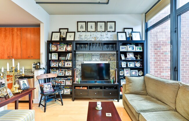 Gorgeous Light Filled Spacious Studio Blocks to King St Metro