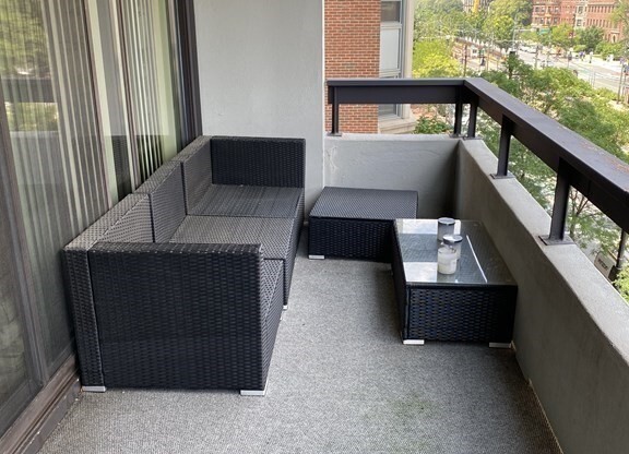 2 beds, 1 bath, 885 sqft, $4,100, Unit 409