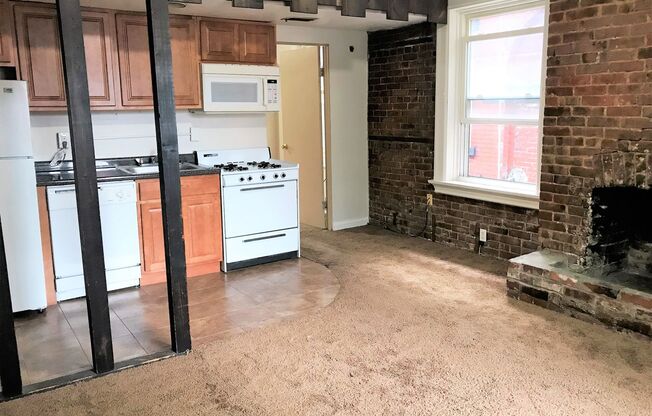 1 bed, 1 bath, $995, Unit 3