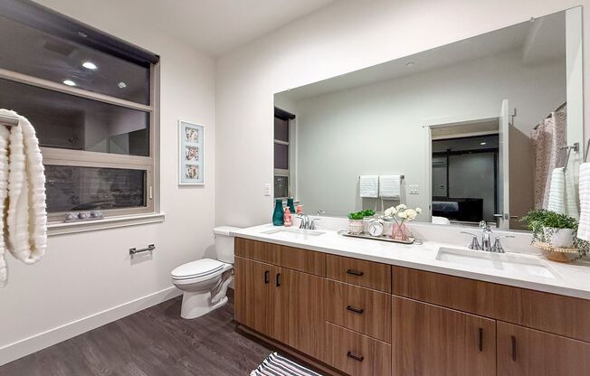 3 beds, 3.5 baths, 2,424 sqft, $4,355, Unit B120