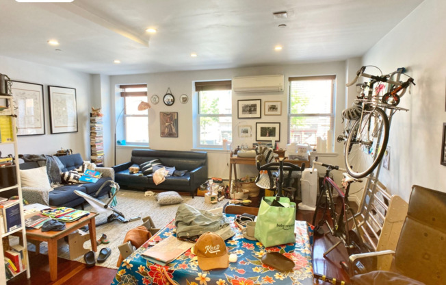 554 VANDERBILT AVE
