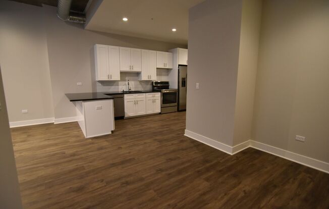 1 bed, 1 bath, 711 sqft, $2,900, Unit 3833-520
