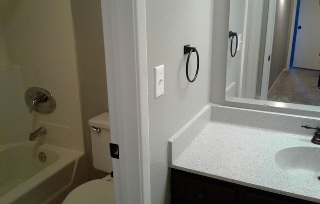 2 beds, 1 bath, 830 sqft, $1,349, Unit 112