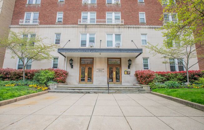 Charming Studio Condo Unit in Adams Morgan!