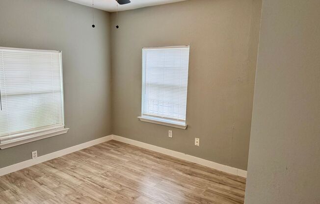 807 E Southcross Blvd