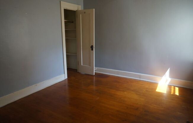 4 beds, 1 bath, $1,775, Unit 1732 E 5th Street