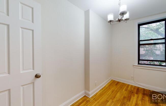 2 beds, 1 bath, $3,266, Unit 2D