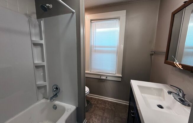 3 beds, 1 bath, $1,000