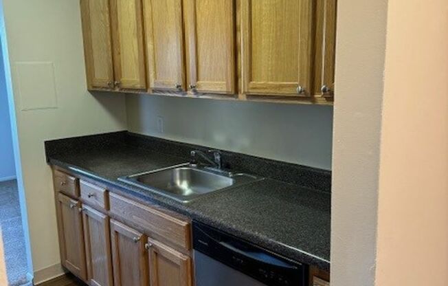 2 beds, 1 bath, 956 sqft, $1,695, Unit 00 - E- 6