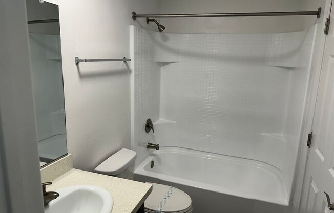 2 beds, 1.5 baths, 866 sqft, $2,850, Unit 801G7