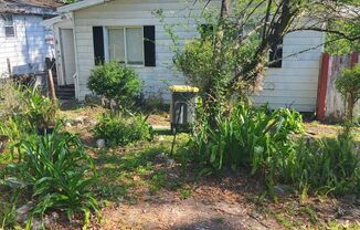 4 beds, 1 bath, $1,400