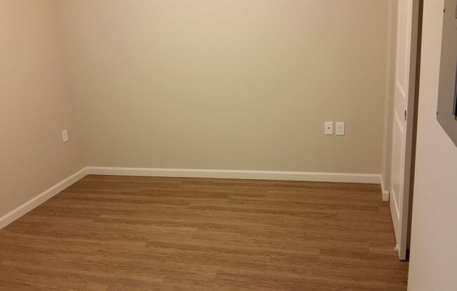 1 bed, 1 bath, 450 sqft, $1,325, Unit 307