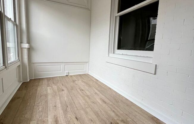 Newly Renovated 3-Bedroom Townhouse in Elmwood Park! Available mid-May! PHA VOUCHERS ACCEPTED!