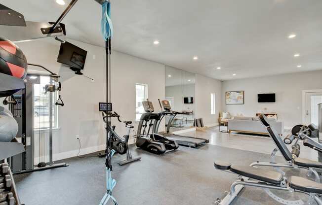 Horizon at Premier apartments fitness center with cardio equipment