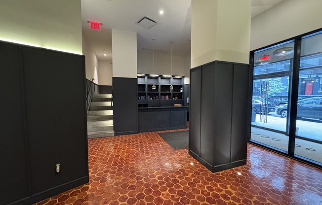 1 bed, 1 bath, $4,100, Unit 8E
