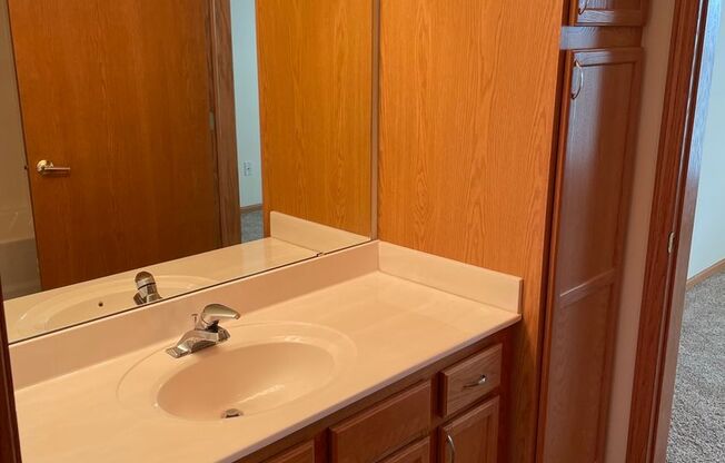 2 beds, 2 baths, 1,223 sqft, $1,730, Unit 931-301
