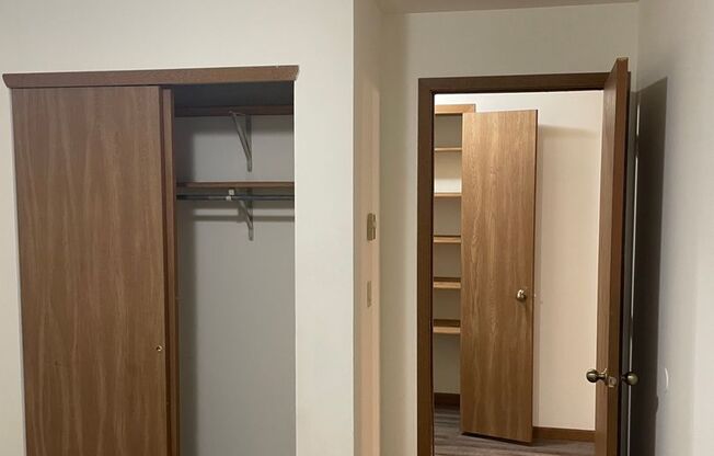 3 beds, 1 bath, 1,040 sqft, $1,695, Unit 3172-204