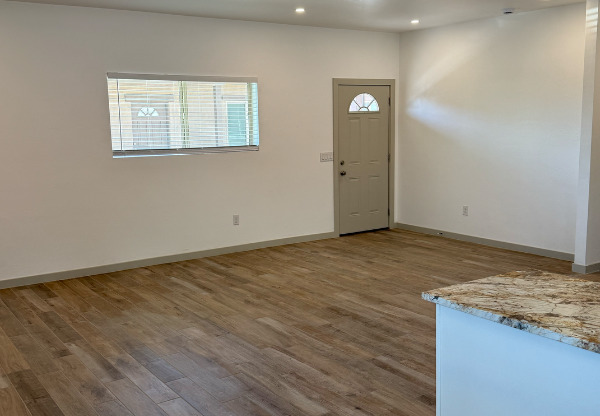 729 E 35 ST