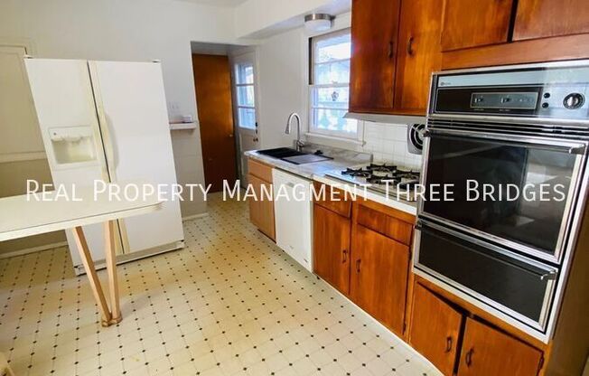 9 REGINA CT