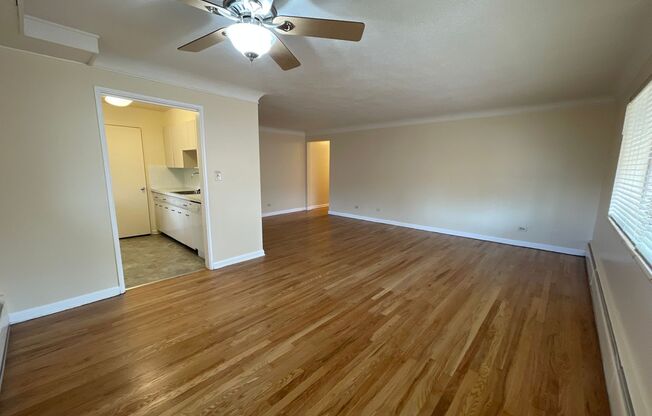 2 beds, 1 bath, 908 sqft, $1,595, Unit 208