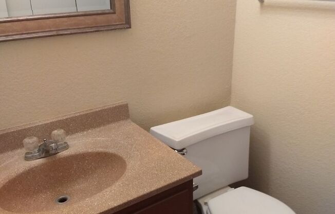 2 beds, 2 baths, 1,000 sqft, $875, Unit 3