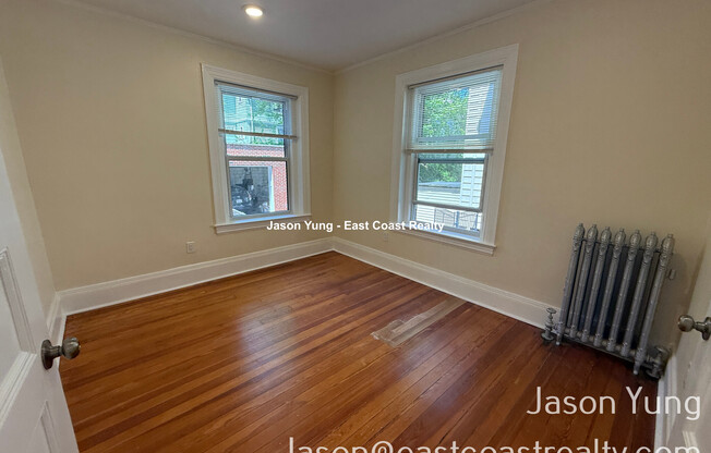10 BALES ST