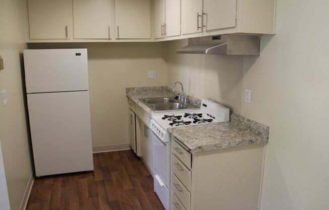 1 bed, 1 bath, 525 sqft, $1,780, Unit 290 W