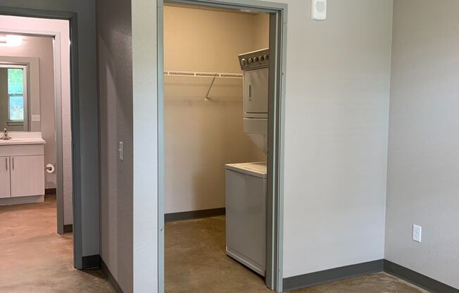 1 bed, 1 bath, 827 sqft, $1,450, Unit 111