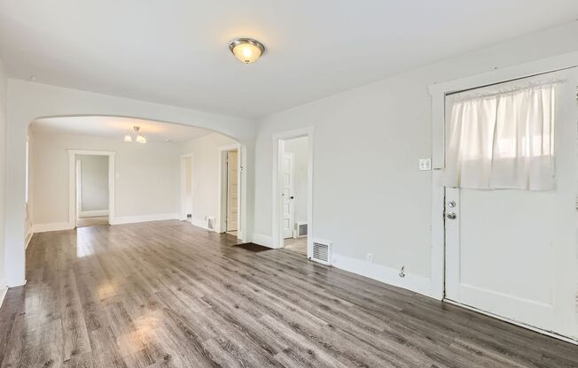 Cozy 2 bedroom 1 bath *Application fee waived*