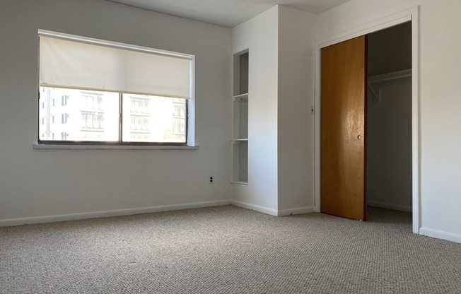 2 beds, 1 bath, 1,200 sqft, $2,300, Unit 801