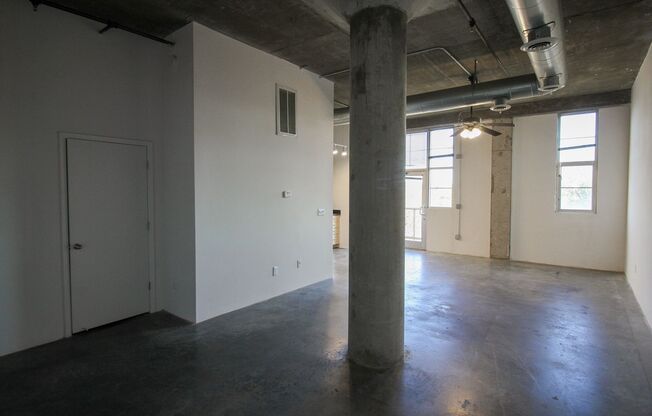 Studio, 1 bath, 695 sqft, $1,535, Unit A-304