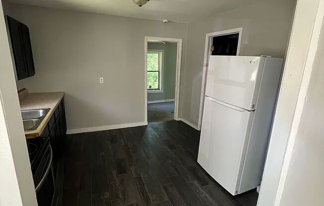 2 bedroom 1 bathroom (Section 8 approved)