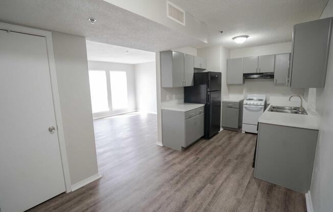 1 bed, 1 bath, 700 sqft, $788