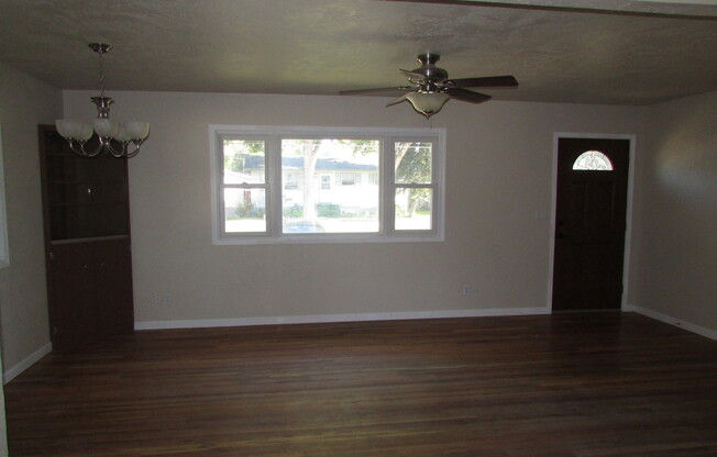 3 BEDROOM | 2 BATH | DOUBLE CAR GARAGE | WEST SIDE HOME