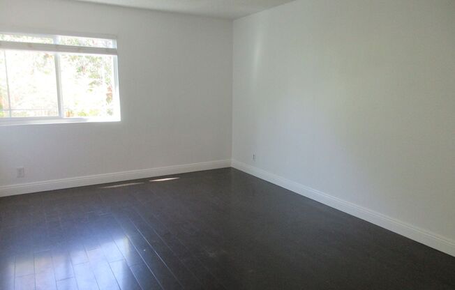 Duggan Property Management, Inc presents, Granada Hills Condo on Woodley.