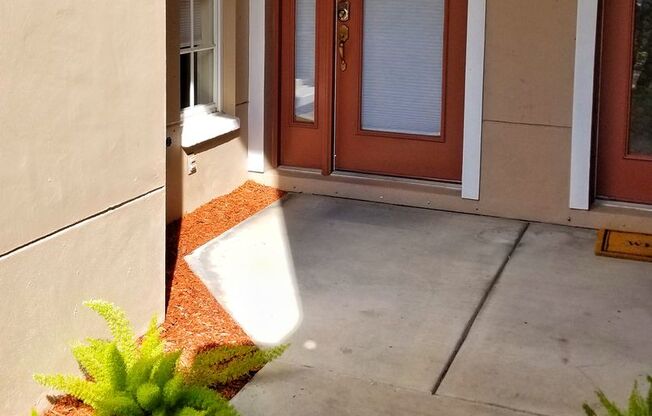 3 Bedroom 2.5 Bath Townhome in North St. Pete!