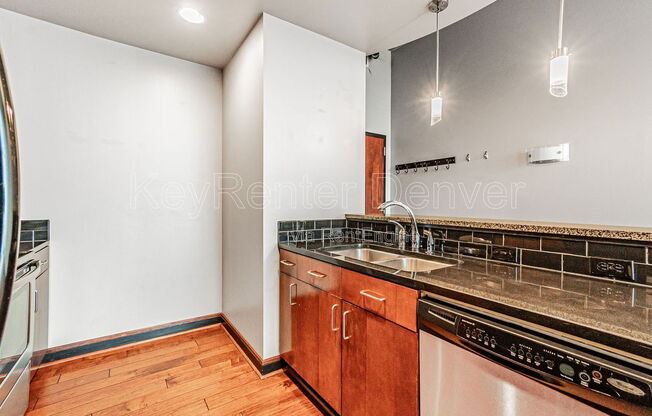 1 bed, 1 bath, 669 sqft, $2,300, Unit 2107