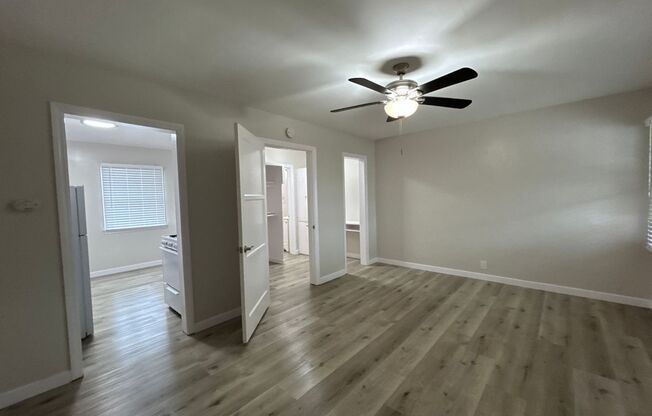 1133 LOCUST AVE LONG BEACH, CA 90813-3262