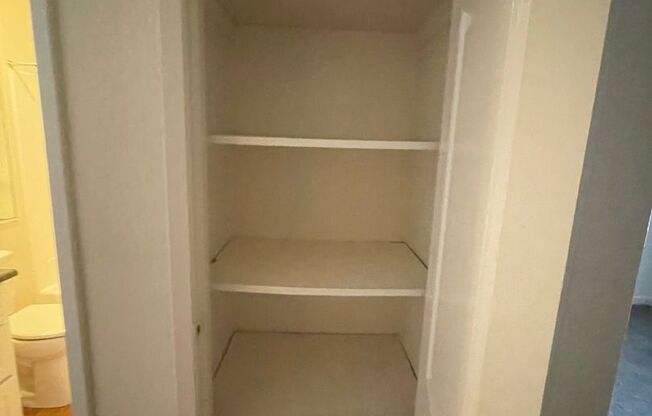 2 beds, 1 bath, 760 sqft, $1,229, Unit 276