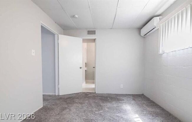 1 BD/1 BA Refreshed Apt