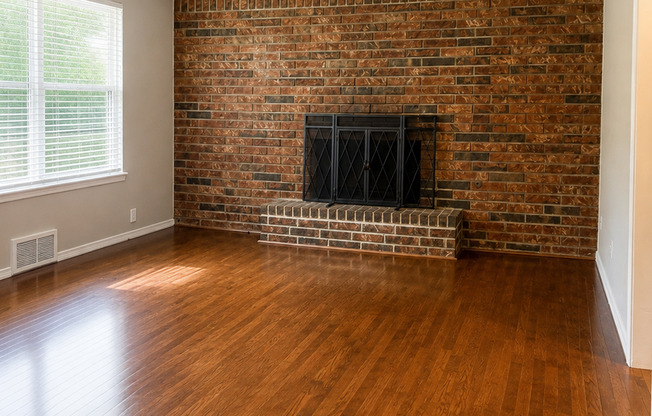 4Bed 1.5 Bath In MWC!!!