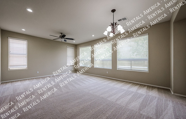 3382 E ROADRUNNER DR