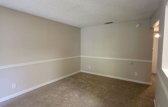 2 beds, 1 bath, $1,550, Unit 18