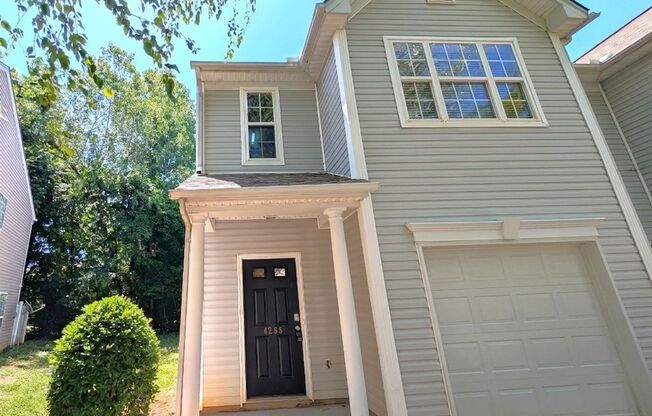 Charming, 2 Story End Unit Townhouse located in the Glenlea Park Community!