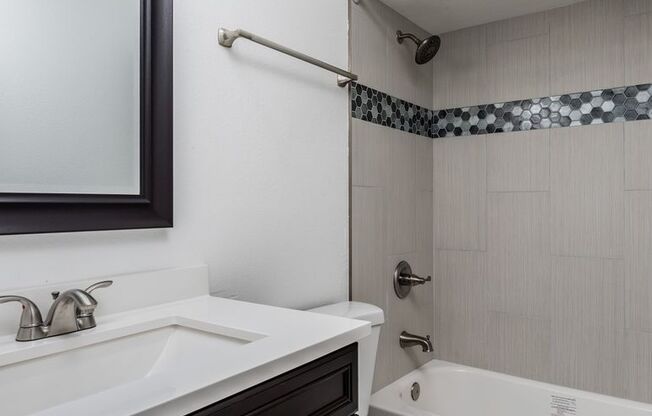 2 beds, 1 bath, 900 sqft, $1,699, Unit 3718 E Glenrosa Ave #3